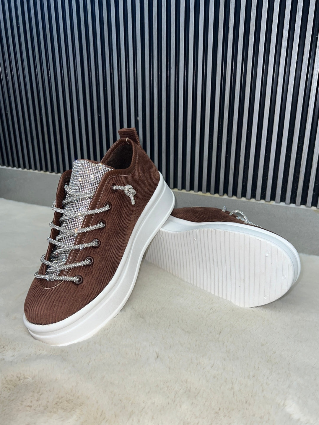 #Color_BROWN